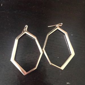 Kendra Scott rose gold earrings. Excellent cond.